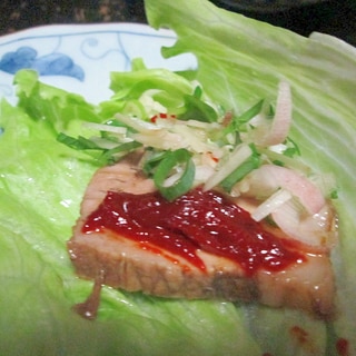 煮豚で韓国風レタス包み